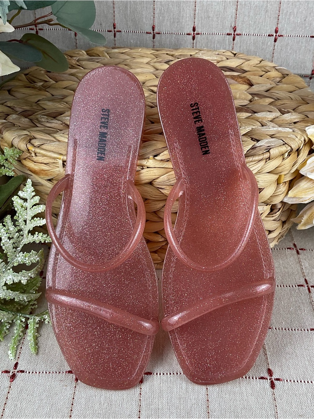 Set of 2 Steve Madden “PIKE” Jelly Flip Flop Sandals Size 6 Pink & Silver New - Picture 2 of 5